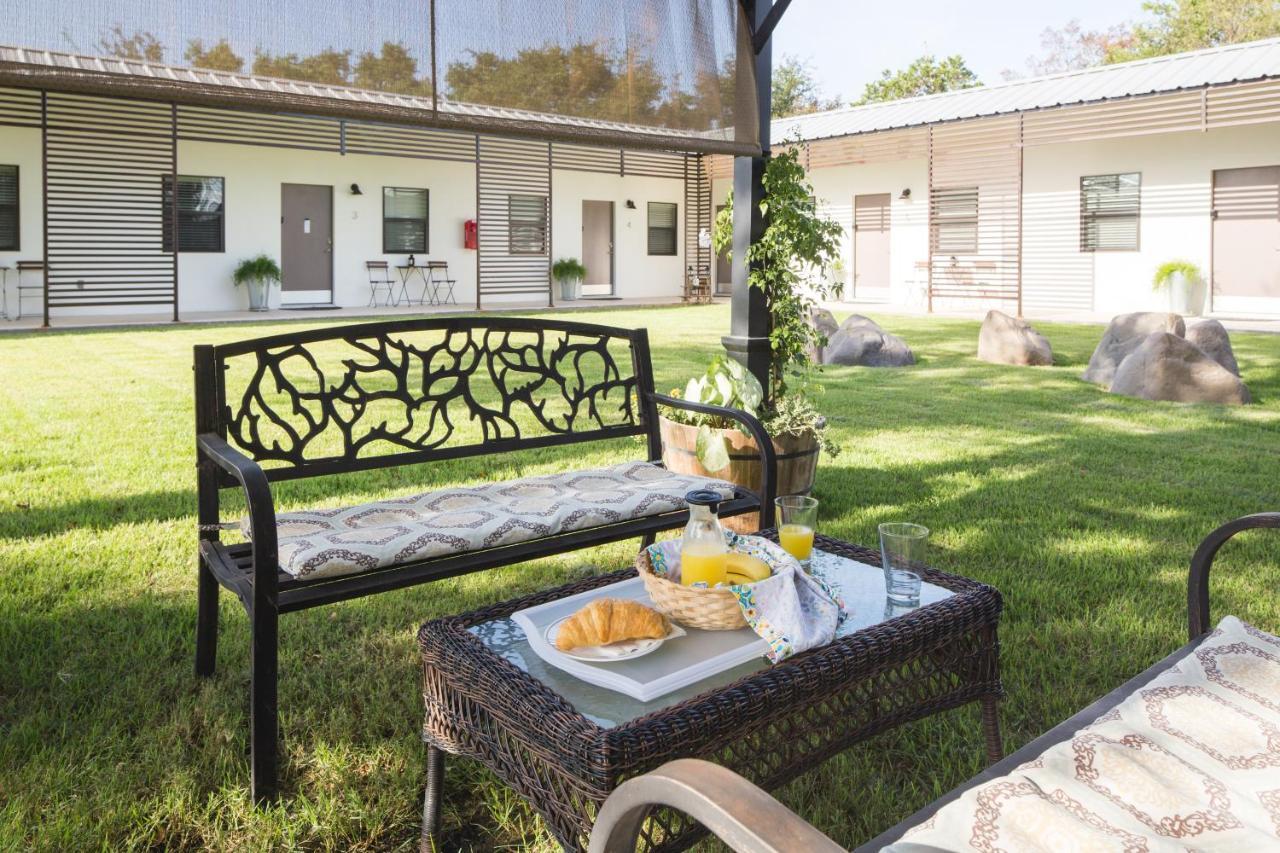 Hotel Flora And Fauna Wimberley Exterior foto